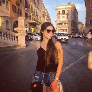 Meet your Posher, Maria